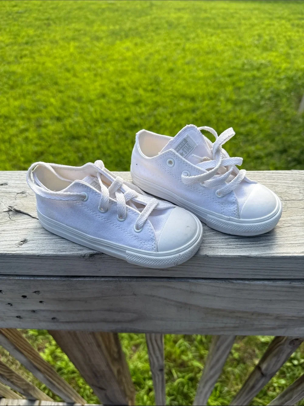 Converse Kids Low-Top Sneakers in White